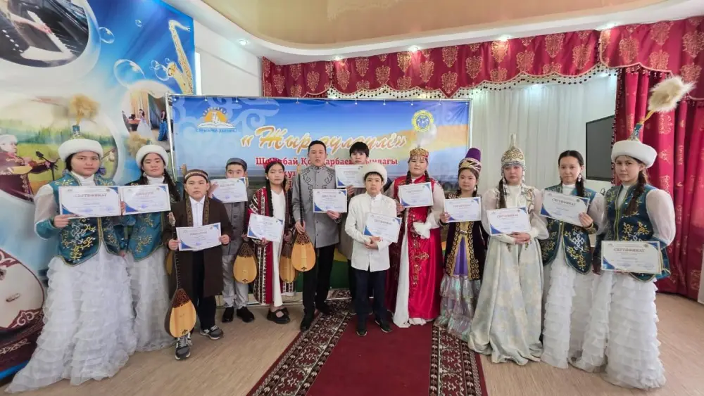В Балхаше прошел первый школьный айтыс с участием местных учеников {city2}