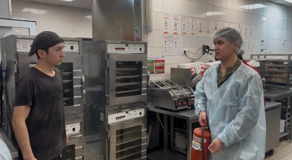 Пожарная безопасность: более 300 рейдов провели спасатели по объектам общепита Астаны (10)