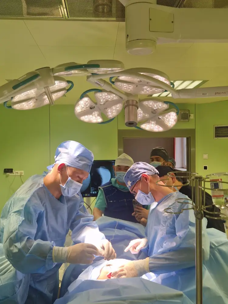 Операция ребенку с дисфункцией мочевого пузыря в Центре детской неотложной медицинской помощи Алматы {city2}