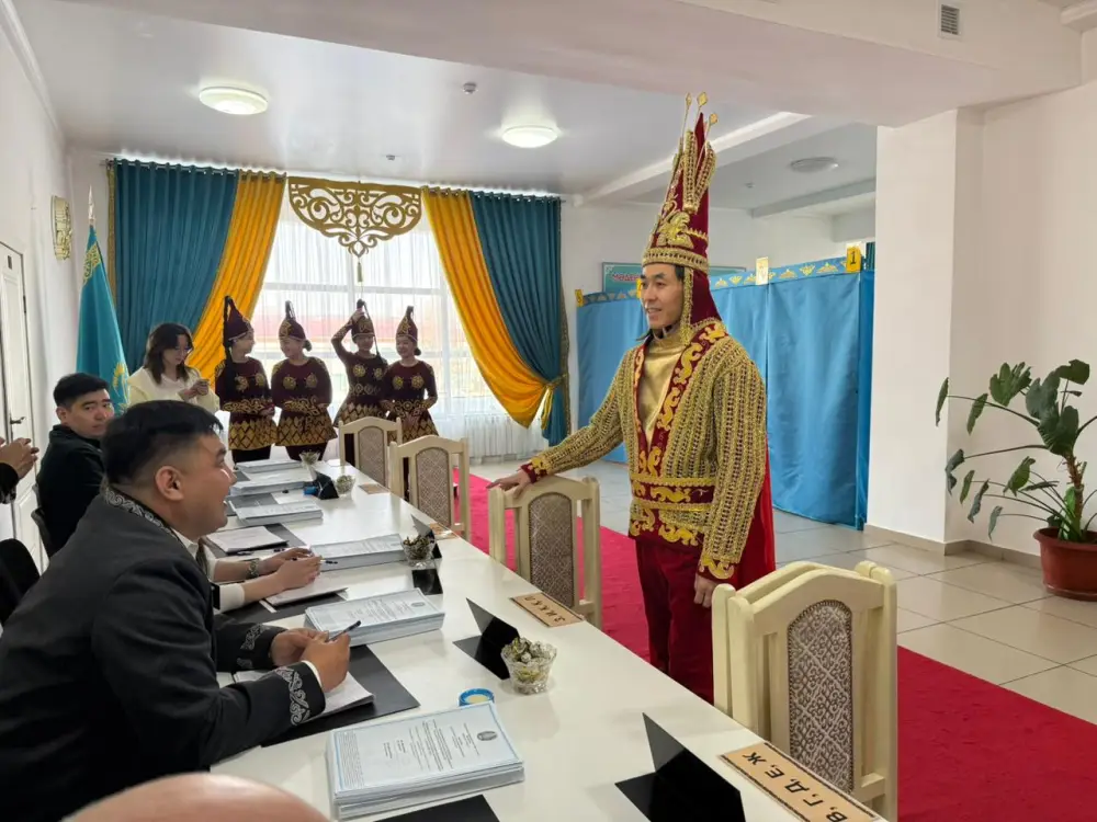 Участие 'Золотого человека' в референдуме подчеркивает связь с культурой Казахстана {city2}