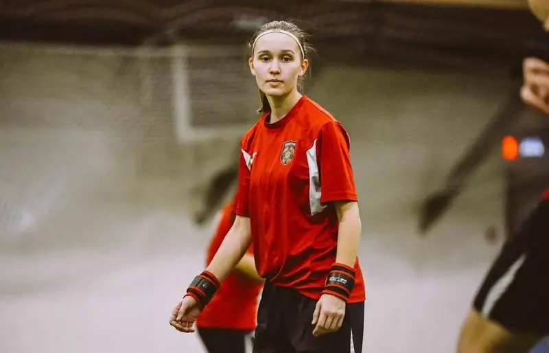 Футбольный клуб «Шахтёр» сформировал женскую команду (2)