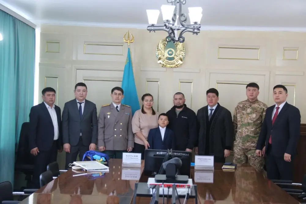 9-летний мальчик из Сырымского района спас двух братьев из горящего дома {city2}