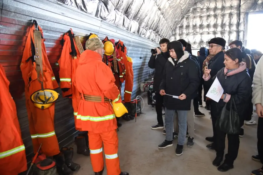 В Атырауской области прошла экологическая акция, собравшая около 200 участников для защиты природы {city2}