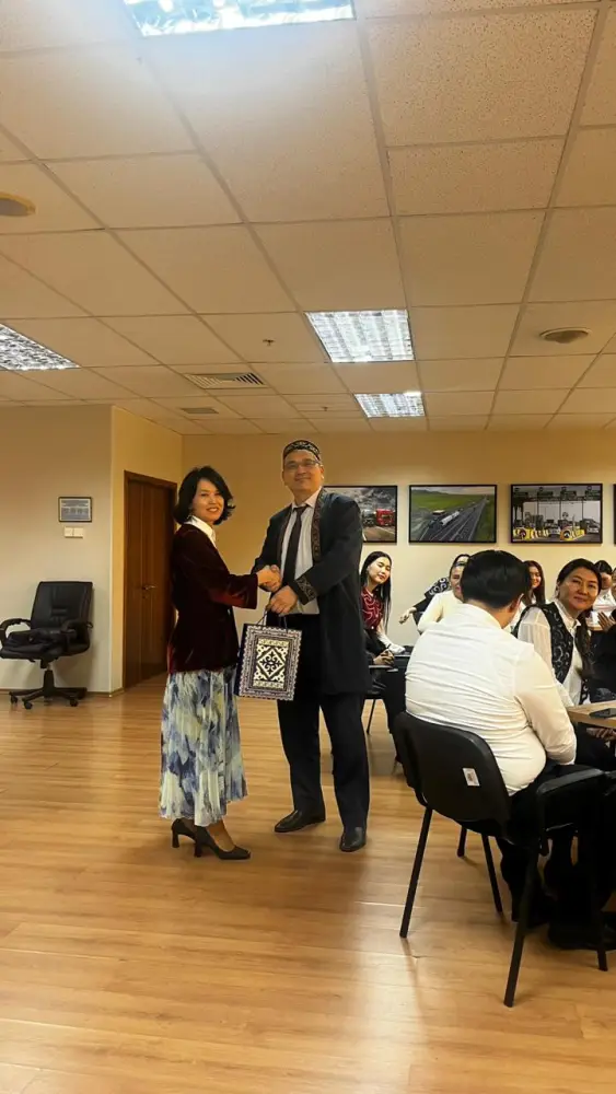 В Министерстве транспорта прошла викторина, способствующая укреплению корпоративного духа и популяризации национальных традиций {city2}