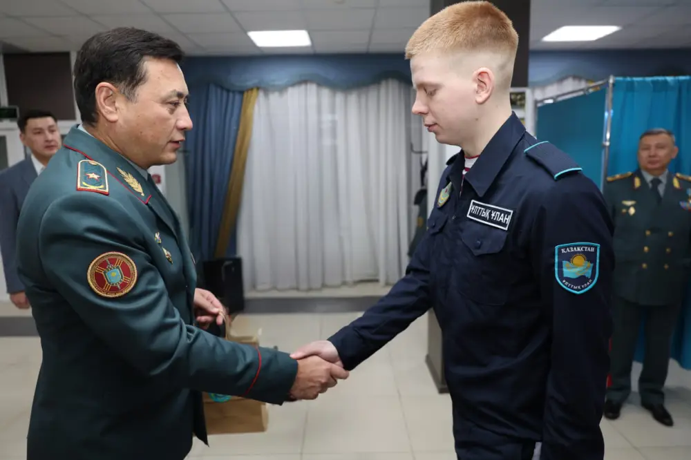 Впервые проголосовал в свой день рождения: для солдата Национальной гвардии день референдума стал особенным {city2}