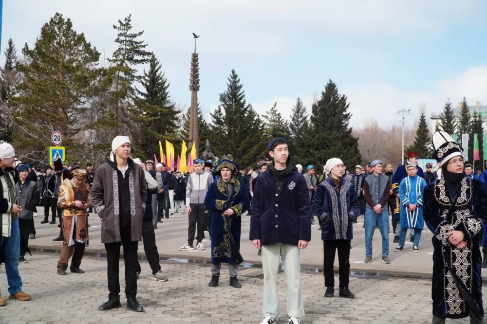 Более 2000 танцоров в Кокшетау исполнили қара жорға {city2}