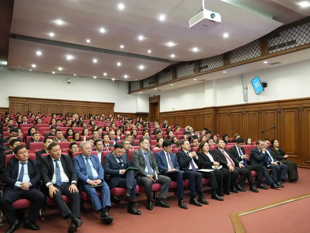 В Министерстве экологии состоялась встреча с членами Общенациональной коалиции по разъяснению проекта новой Конституции (7)