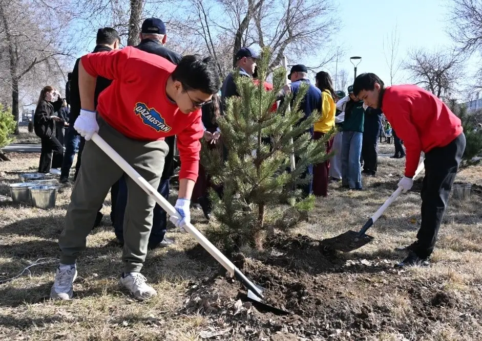 «Жаңару күні»: в Жетісу очистили родник и посадили тысячи деревьев (7)