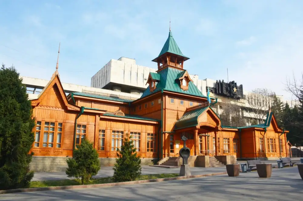 Музей народных музыкальных инструментов имени Ыхласа в Алматы перешел на новый график работы (3)