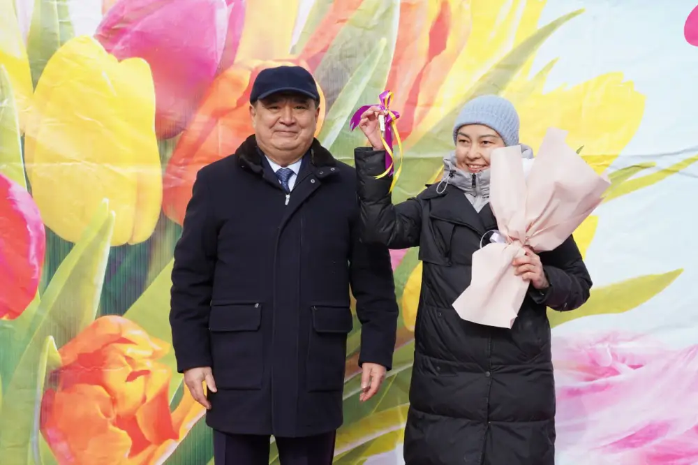 В г. Косшы вручены ключи от 40 квартир новосёлам (7)