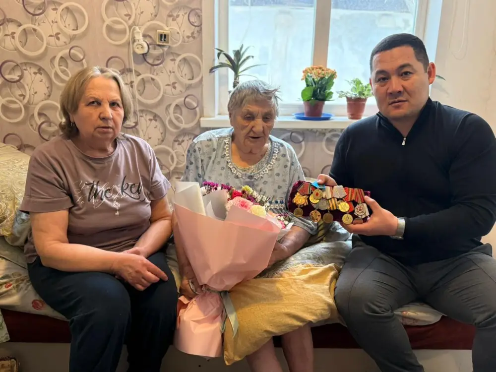 Активное участие пожилых граждан в референдуме: пример 103-летней труженицы тыла из Астаны {city2}