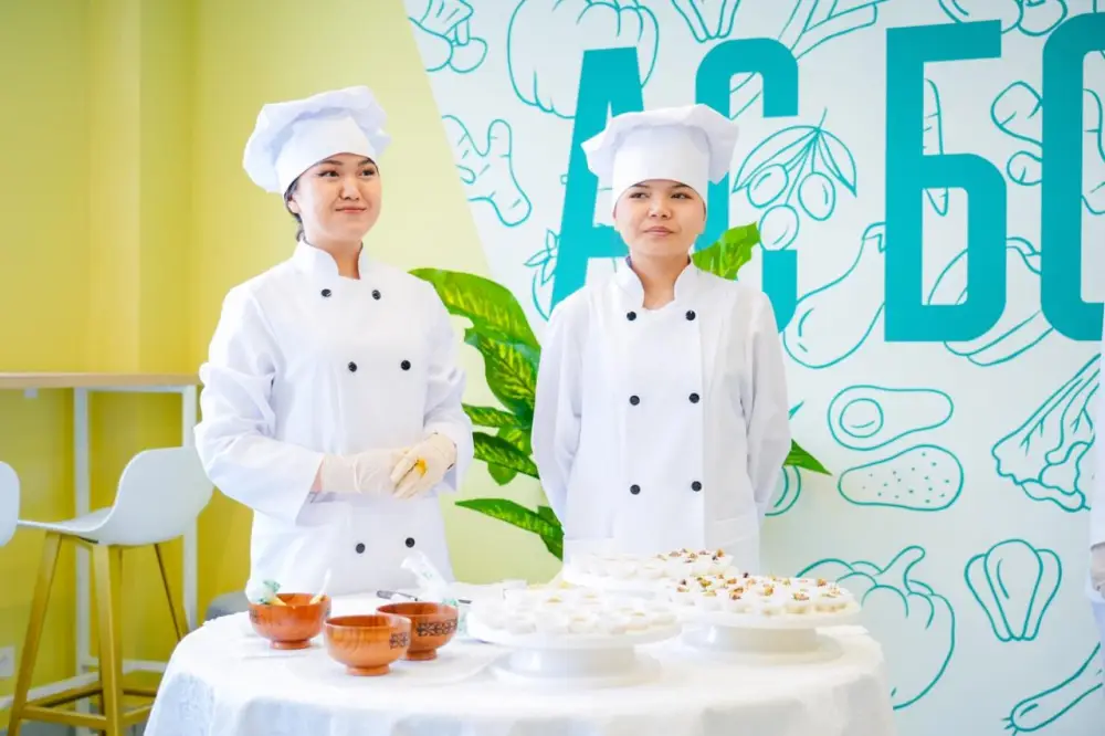 Новое общежитие почти на 1000 мест для студентов колледжей открыли в Астане (2)