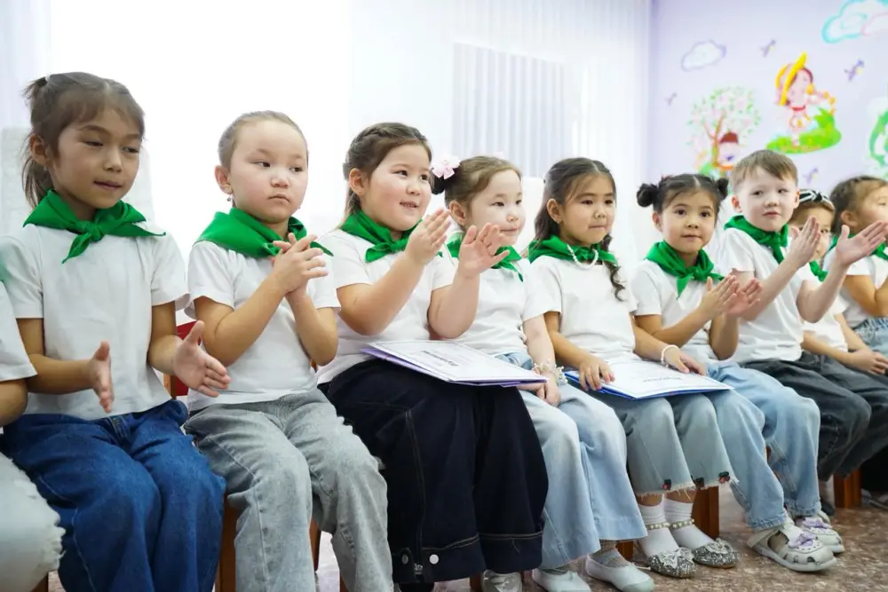 Цветы жизни: как в детском саду «Өрлеу» поддержали акцию «Таза Қазақстан» {city2}