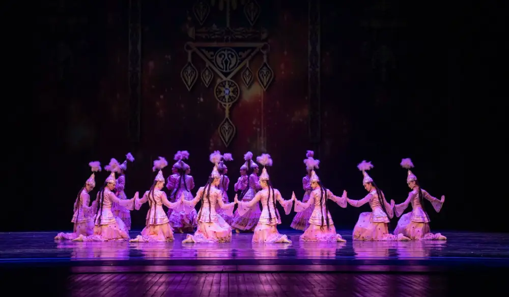 Гала-концерт казахстанских артистов в Бухаресте: Наурыз в танце {city2}