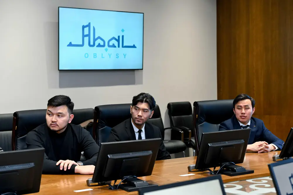 Аким области встретился с айтыскерами и деятелями искусства (3)