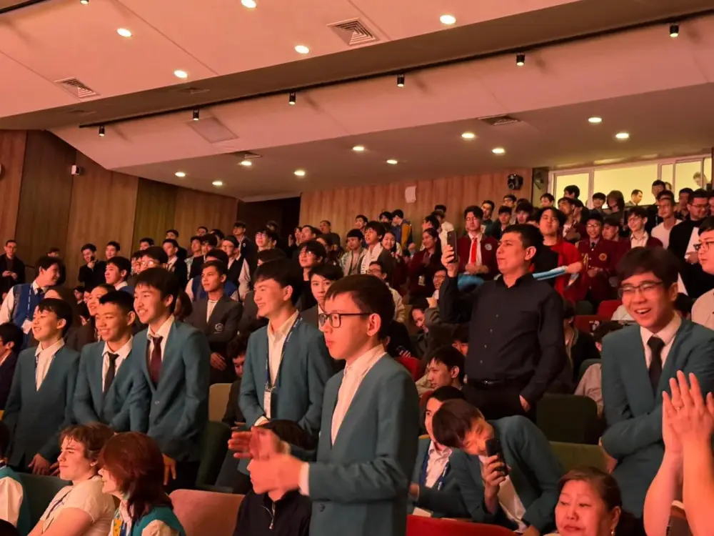 Участие 311 школьников в республиканской олимпиаде по информатике и математике подчеркивает растущий интерес к STEM-дисциплинам в Казахстане {city2}