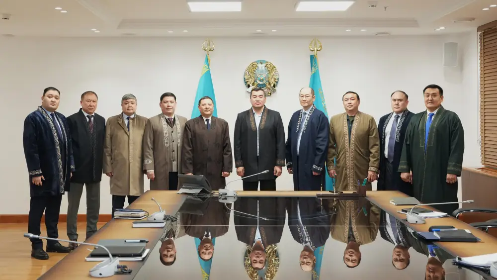 В МЧС Казахстана отметили День национальной одежды (2)