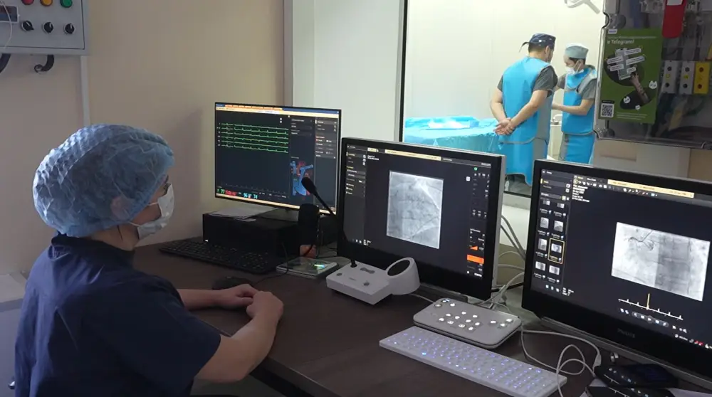 Пациента с острым коронарным синдромом спасли в Атбасарской межрайонной МОБ (4)