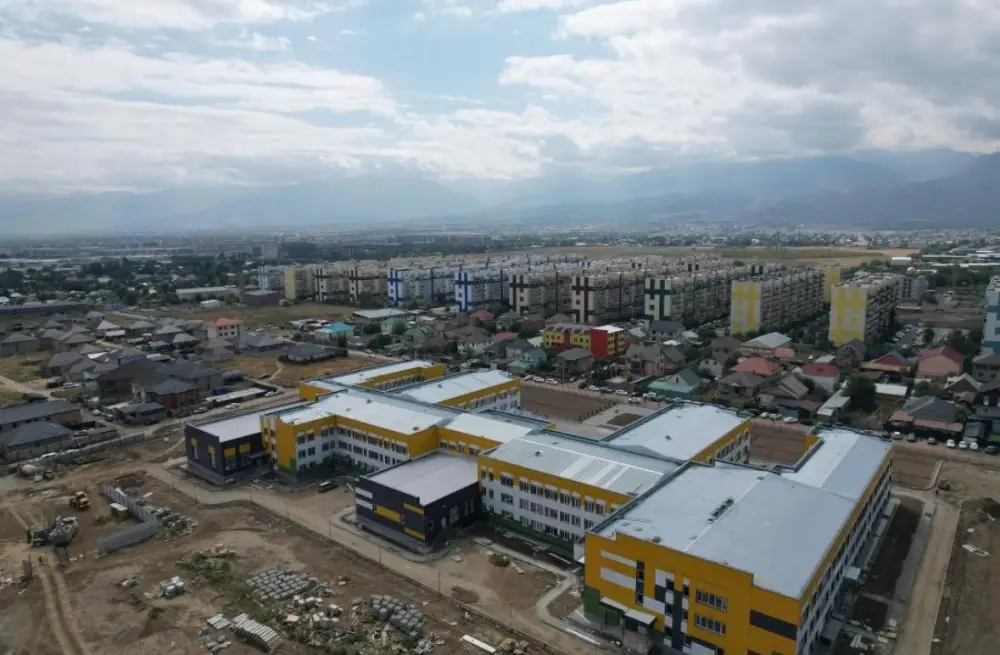 В Алматинской области реализуется проект строительства новых школ для улучшения образовательной инфраструктуры {city2}