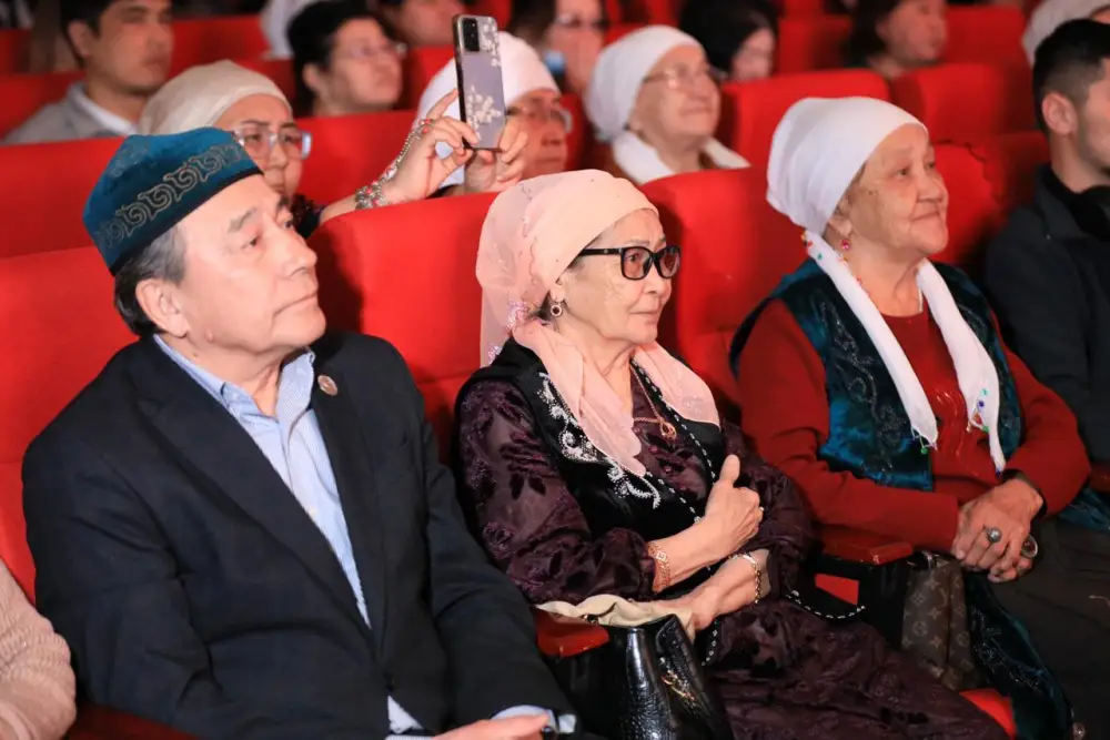 В Актобе молодые жыршы в течение суток исполняют героический эпос (9)