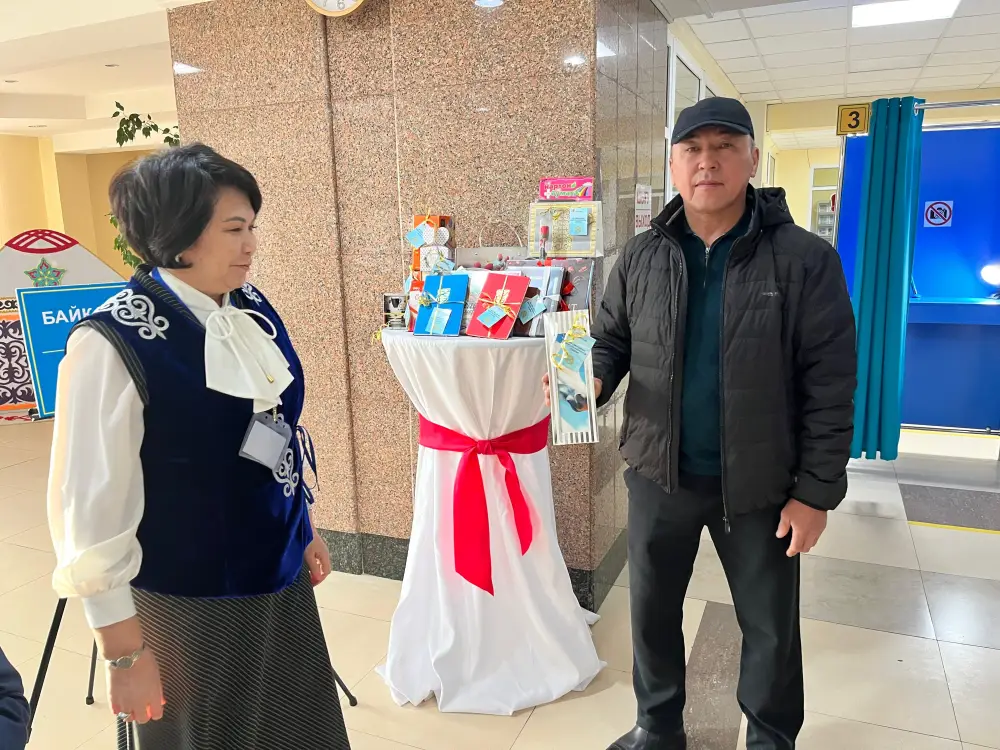 Голосование на республиканском референдуме в Казахстане стартовало {city2}