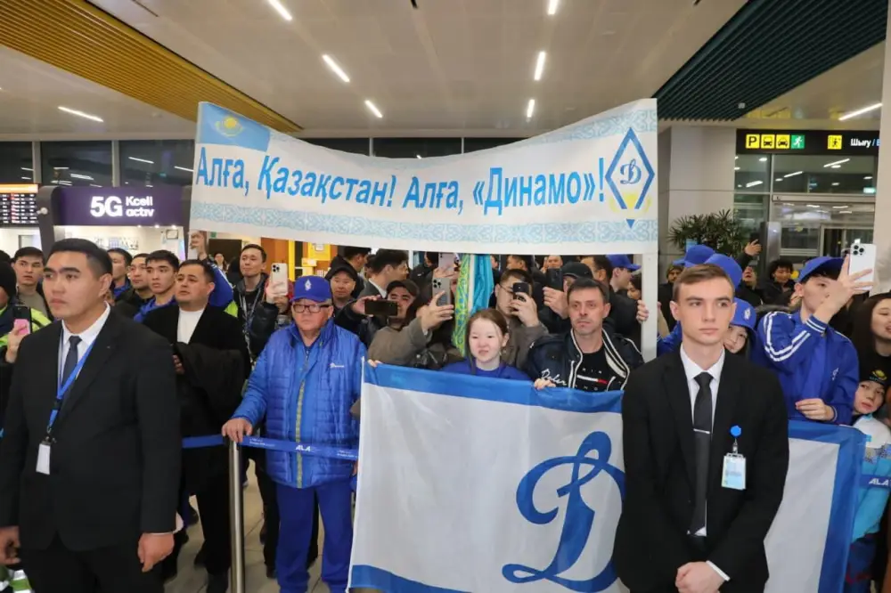 Олимпийский чемпион Михаил Шайдоров в Алматы фигурное катание Казахстан {city2}