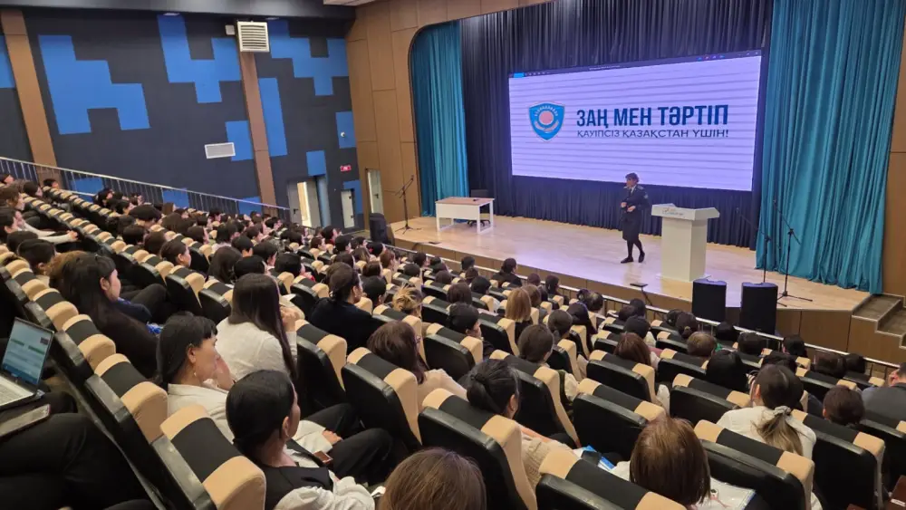 «Закон и порядок»: как не попасть в ловушки мошенников, рассказали столичным педагогам (7)