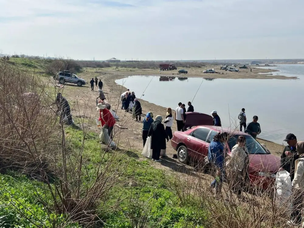 В Туркестанской области прошла акция по очистке побережья реки Сырдарья в рамках экофестиваля TazaLIKE: 500 участников собрали 6 тонн отходов. {city2}