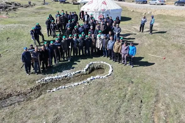 ТУРКЕСТАН: В СОЗАКСКОМ РАЙОНЕ В РАМКАХ ЭКОЛОГИЧЕСКОЙ АКЦИИ «МӨЛДІР БҰЛАҚ» ОЧИСТИЛИ БОЛЕЕ 50 РОДНИКОВ (4)