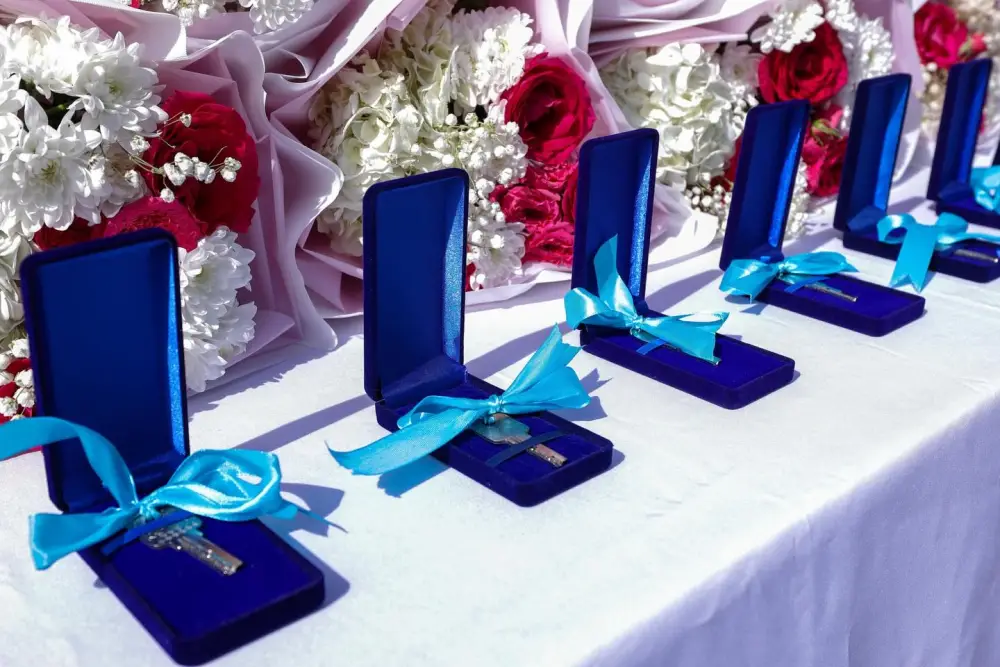 В Шымкенте продолжается переселение жителей из ветхих домов в новые квартиры в рамках модернизации района 'Зелёная балка' {city2}