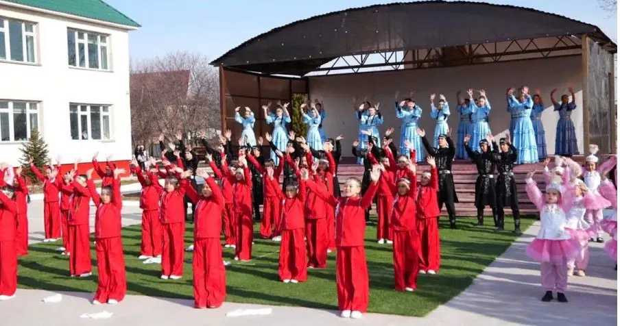 В селе Байсерке референдум проходит под звуки этно-брейка {city2}
