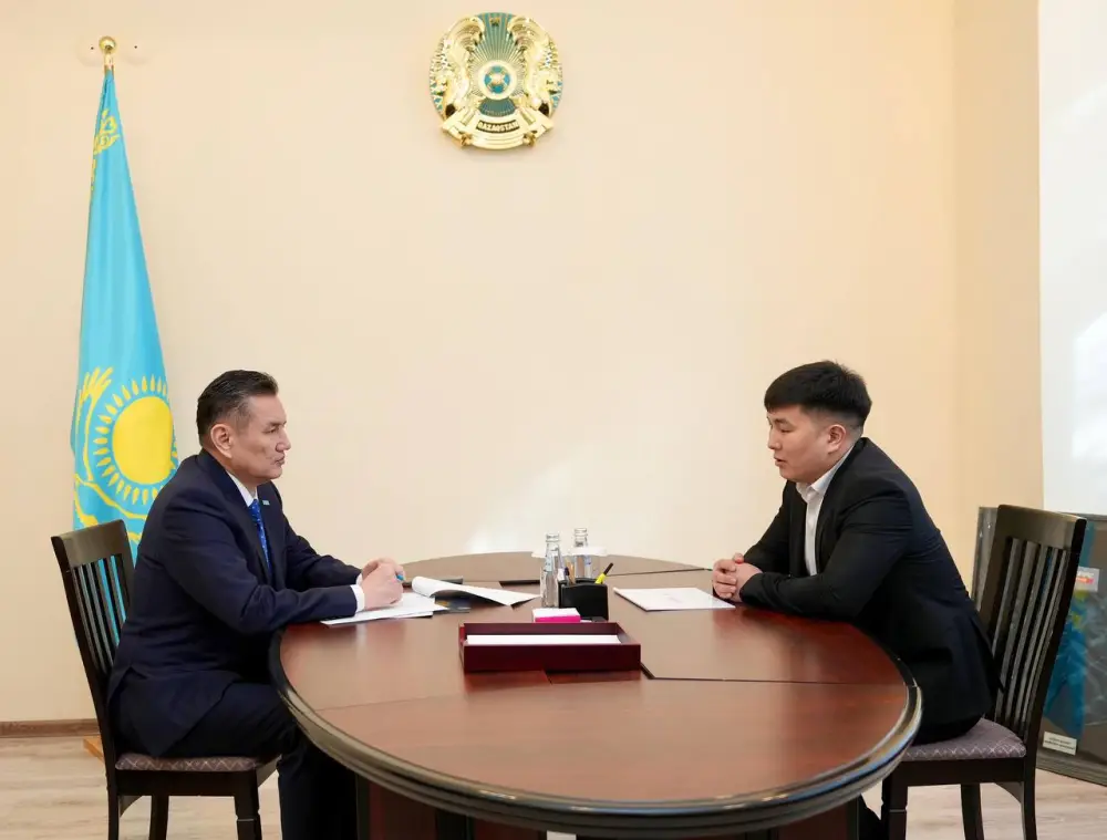 Аким ВКО инициировал проверки по обращениям граждан на личном приеме {city2}