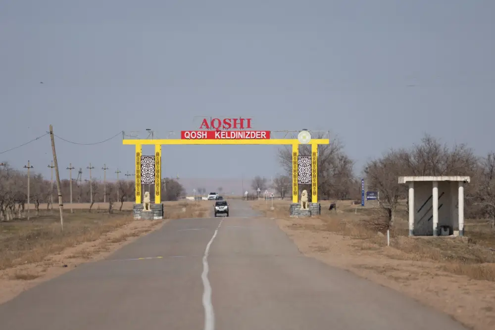 В Илийском районе высаживают 30 тысяч саженцев вдоль дороги {city2}