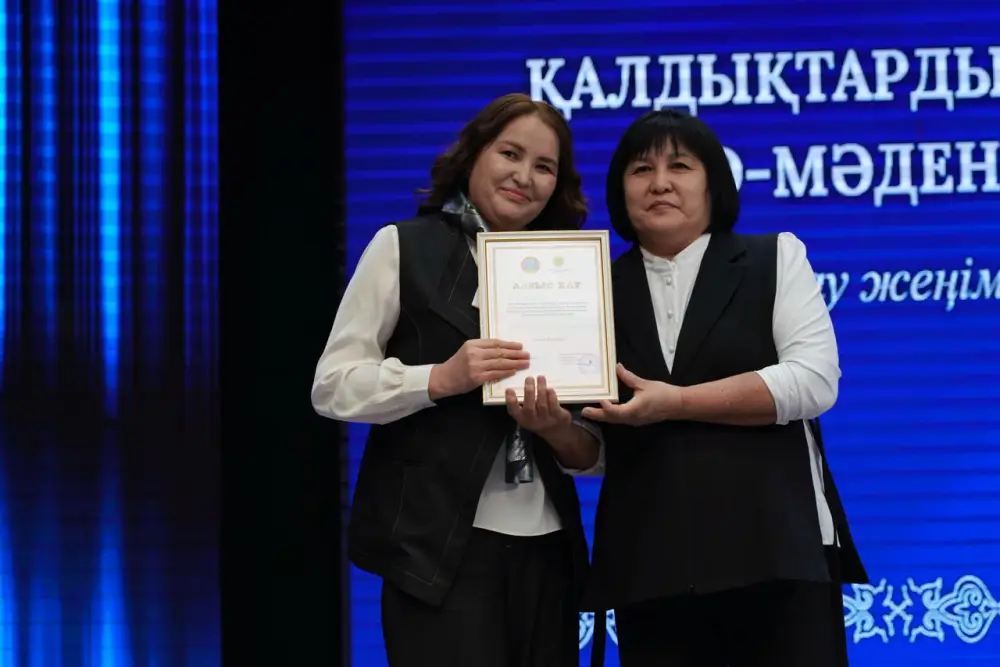 Астана отмечает школы за раздельный сбор отходов {city2}