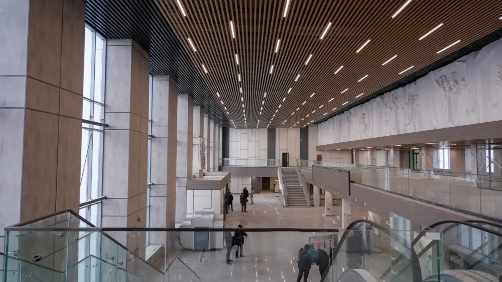 Развитие транспортной инфраструктуры: Олжас Бектенов проверил ход модернизации ж/д вокзала Кокшетау (3)