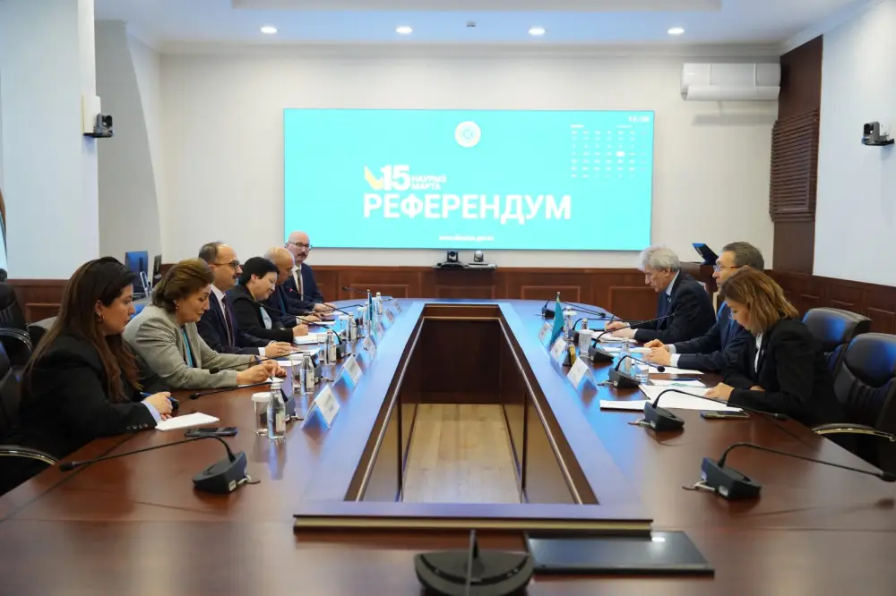 Международные миссии наблюдения активно следят за ходом подготовки к республиканскому референдуму (4)