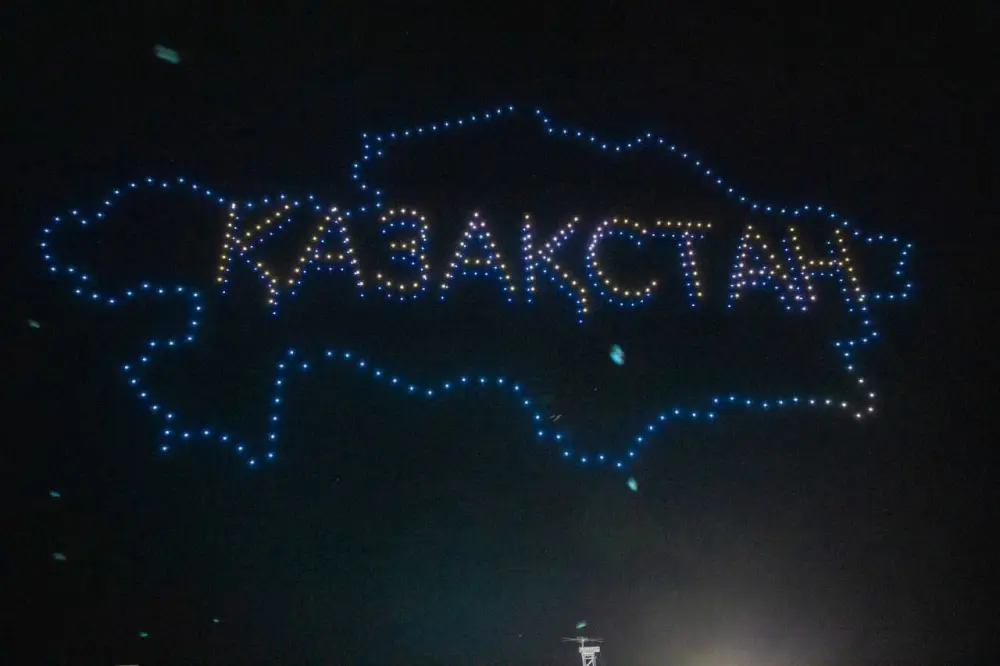 В городе Конаев состоялось дрон-шоу в преддверии республиканского референдума (4)