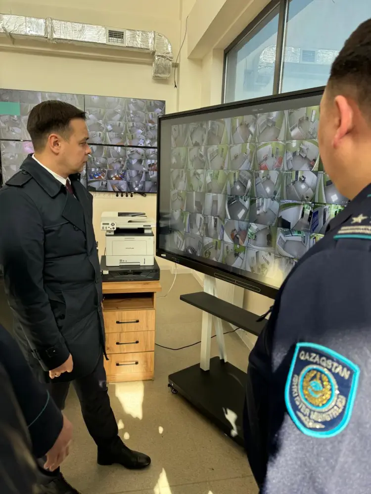 Артур Ластаев посетил учреждение для несовершеннолетних в Алматы (10)