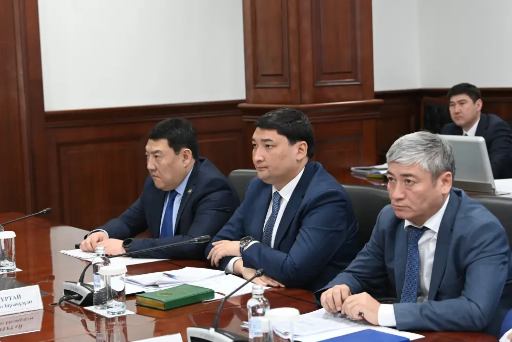 Правительство акцентирует внимание на качестве дорожных проектов и борьбе с последствиями непогоды {city2}