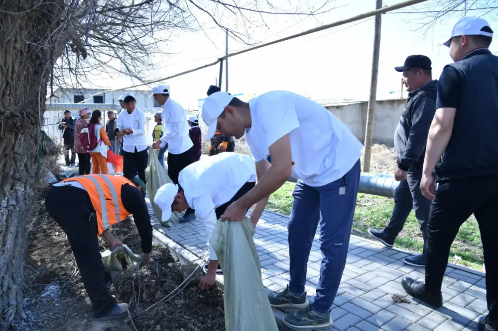 Отырар очищает берега в рамках акции {city2}
