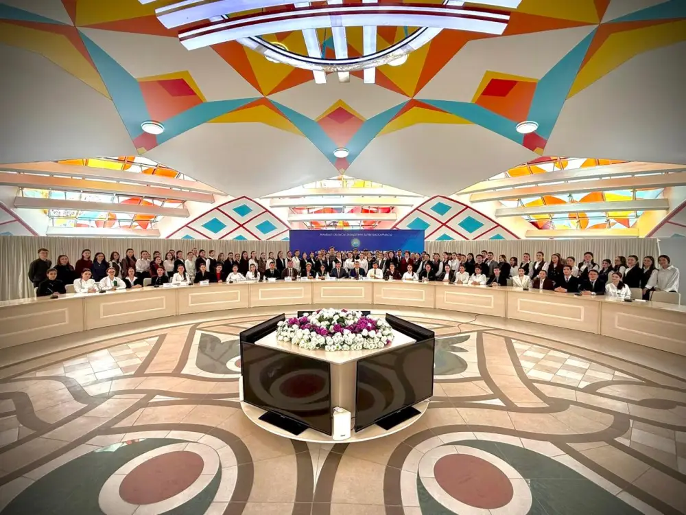 105 педагогов в Жамбылской области устроены на работу без конкурса {city2}