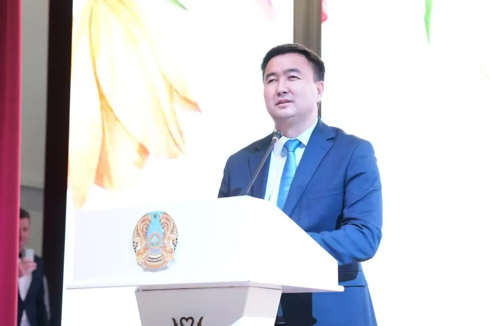 В Алматы прошёл праздничный концерт «Алғыс айтар ұрпақ бар», посвящённый ветеранам педагогики (2)