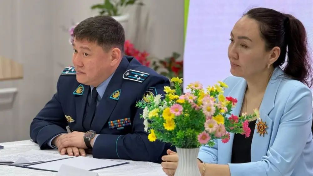 Обсуждение вопросов подростковой безопасности в Туркестанской области: предотвращение насилия и буллинга {city2}