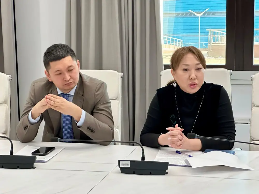 Руководитель аппарата Министерства финансов Эрнар Ержанов провел прием граждан (4)