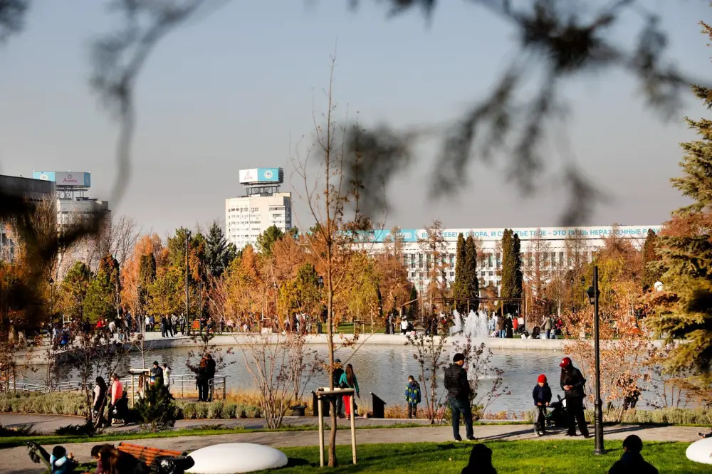 В Алматы определено 1150 торговых мест для продажи цветов к 8 Марта {city2}