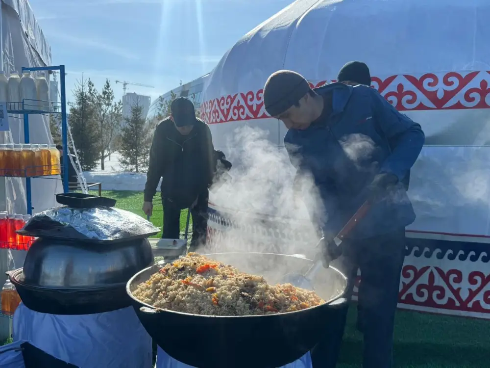 В Астана началось масштабное празднование Наурыз мейрамы (2)