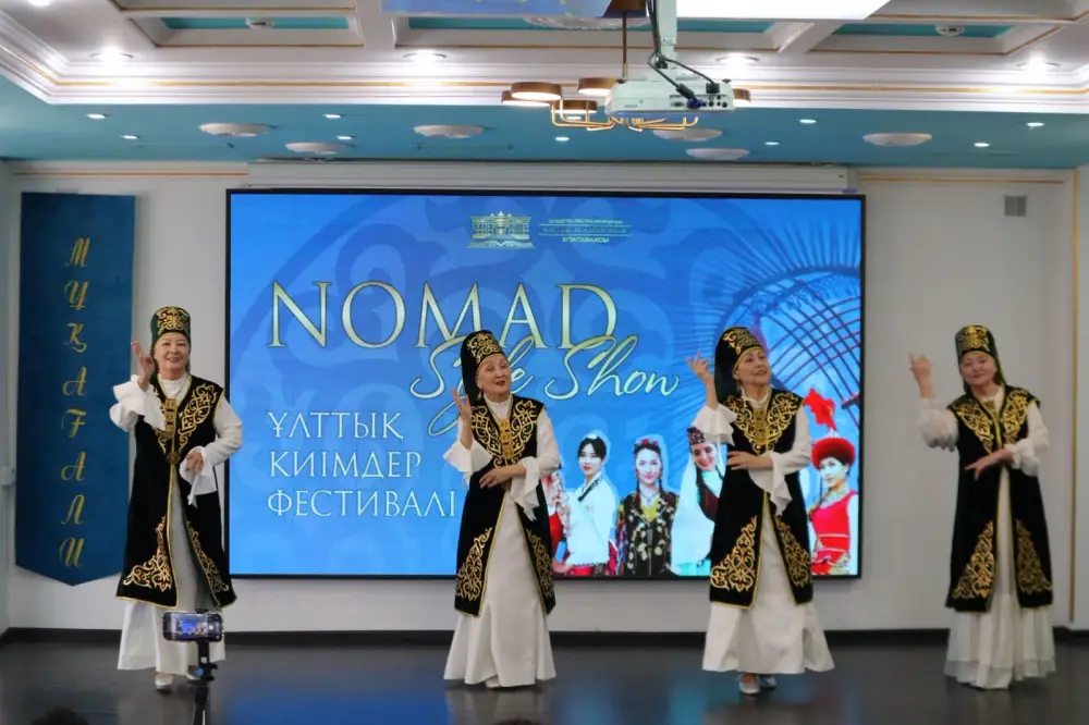 В рамках Наурызнама в столице прошел фестиваль национальной одежды (4)