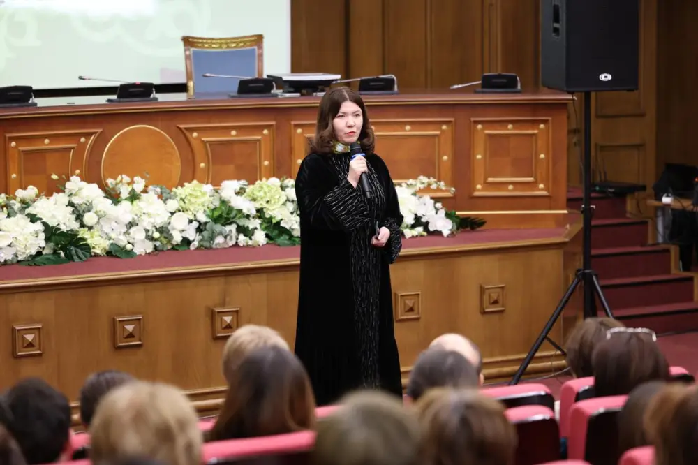 Награждение учителя Марии Бедриной в Министерстве просвещения: признание смелости и позитивные изменения в образовании {city2}