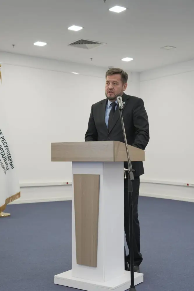 Обсуждение социальный гарантий и трудовых прав в проекте Конституции РК: возможные последствия для граждан и экономики {city2}