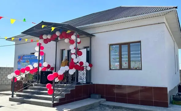 В ТУРКЕСТАНЕ ЕЩЕ ОДНА МАЛООБЕСПЕЧЕННАЯ СЕМЬЯ ОБРЕЛА СОБСТВЕННОЕ ЖИЛЬЕ (2)